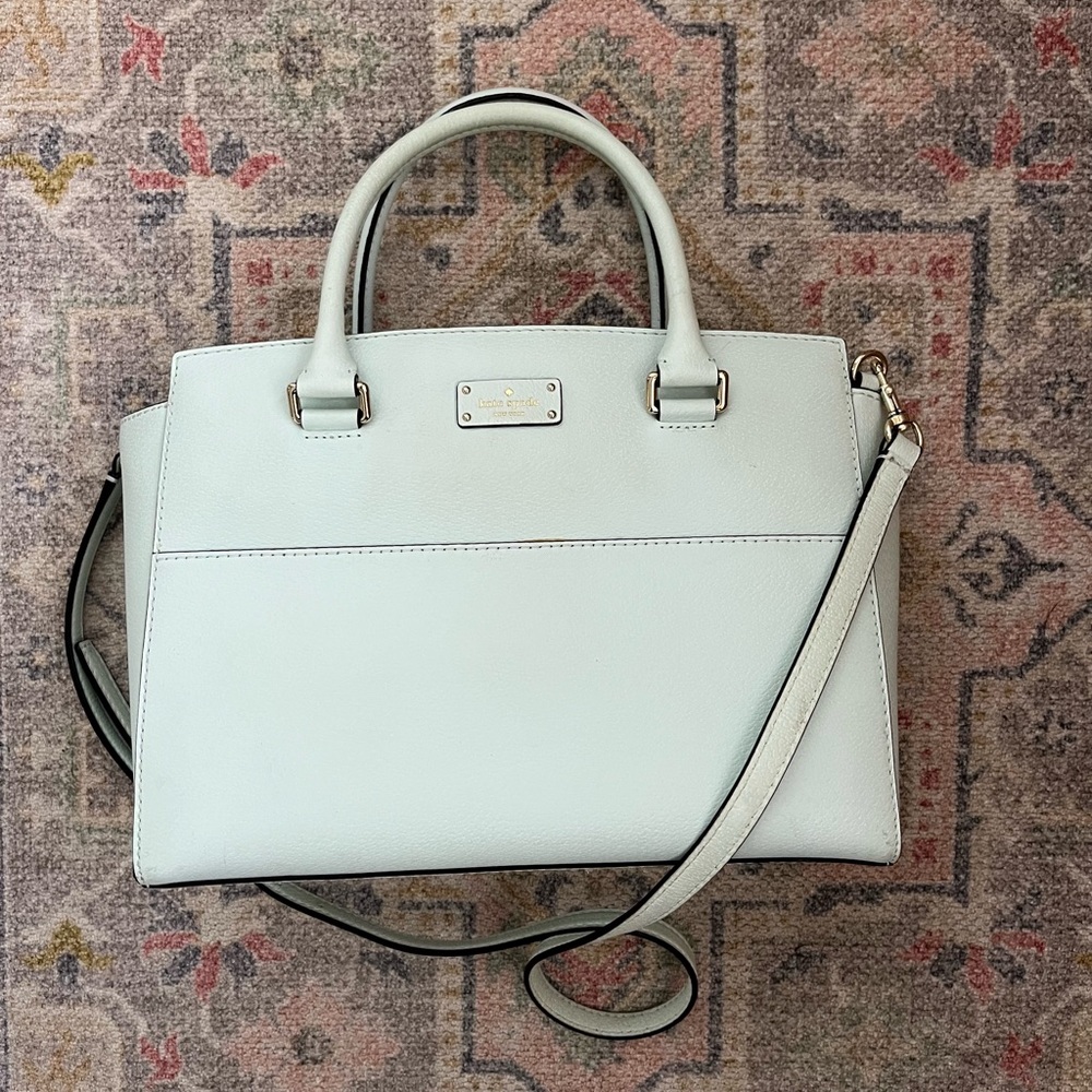 Kate spade purse. Gently used.